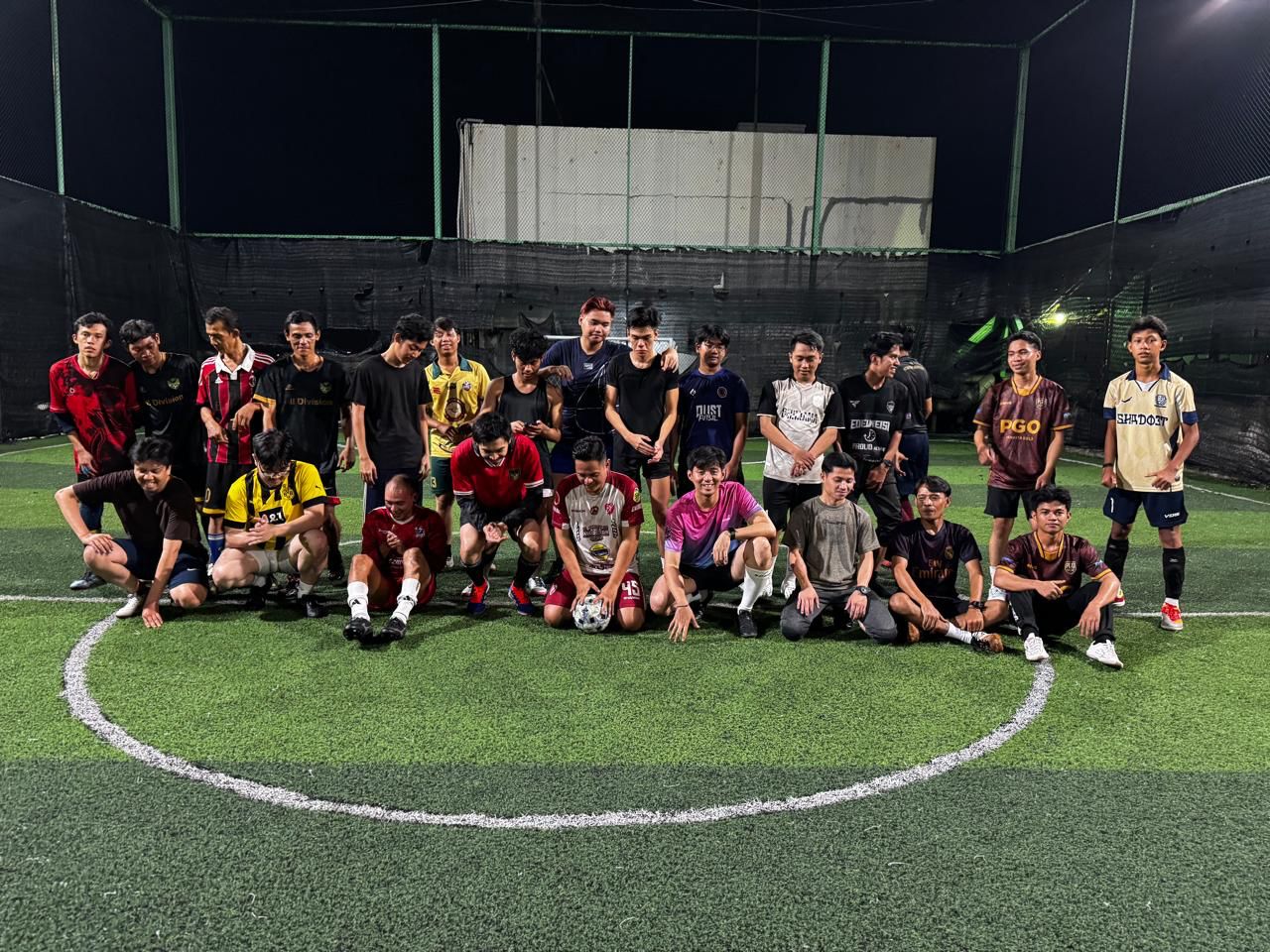 Komunitas Futsal & Sepakbola bermain dan berlatih rutin