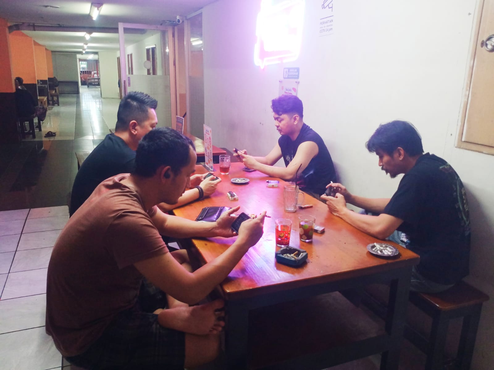 Komunitas E-Sport bermain bersama