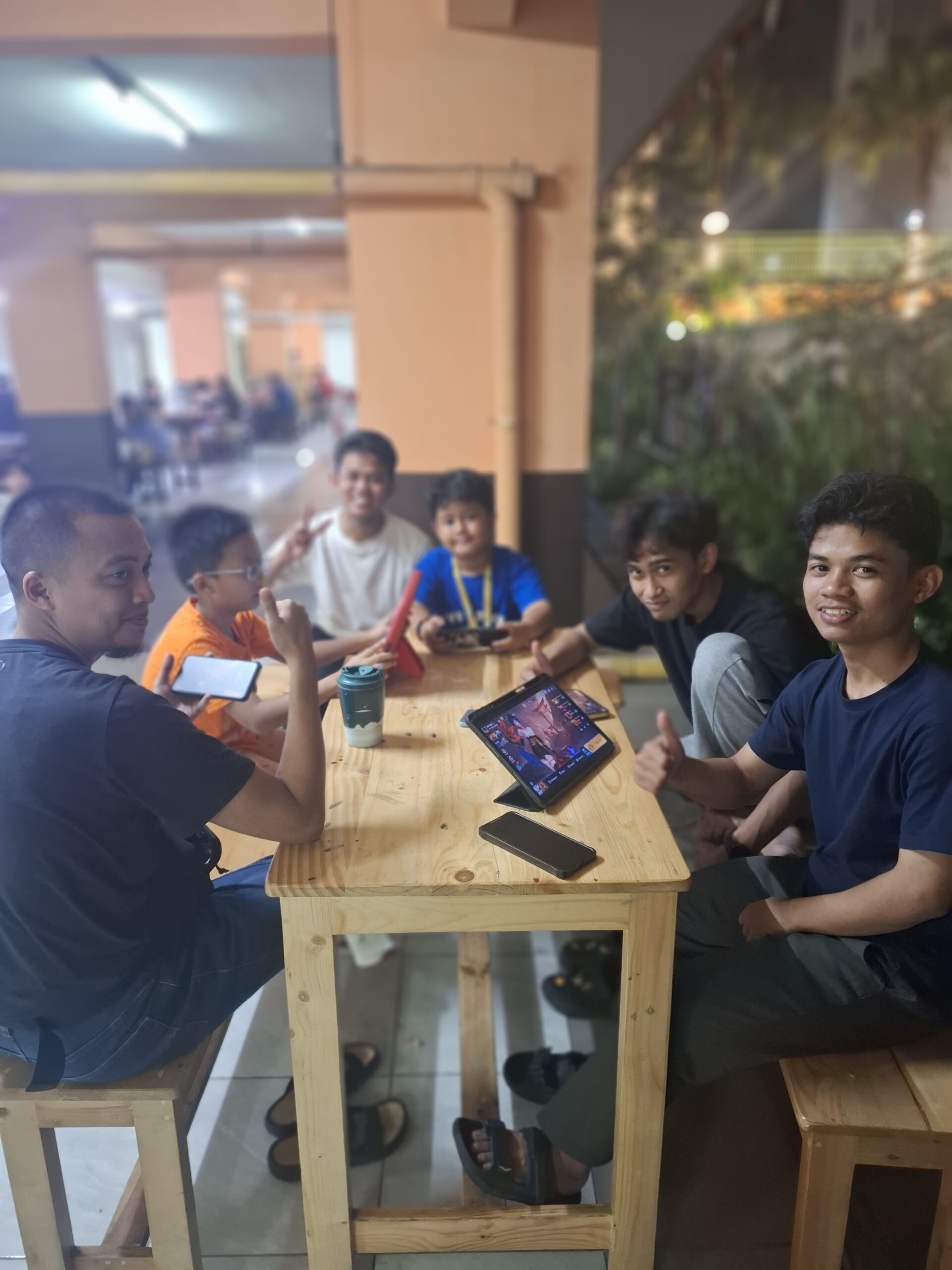Peringatan HUT ke-81 Kemerdekaan RI di Gading Icon - E-Sport